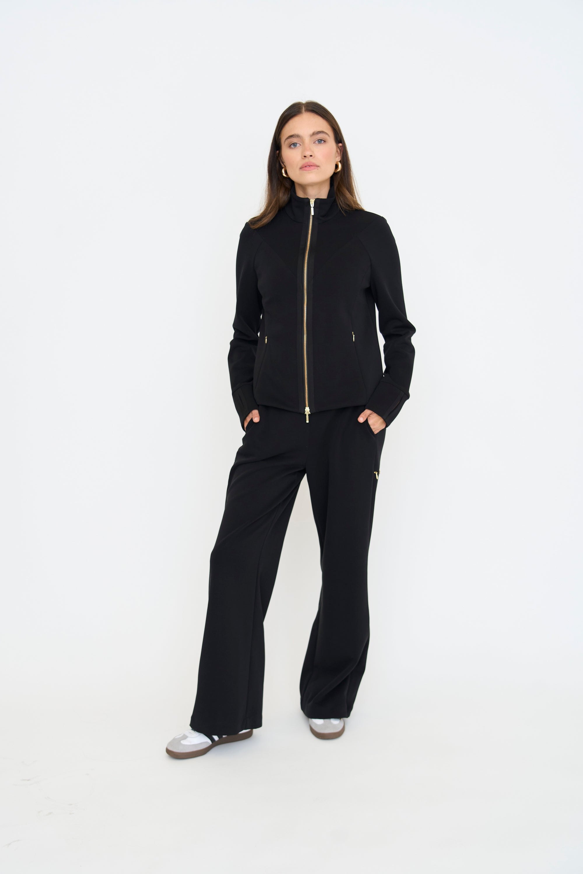 Women's Black Travel Outfit