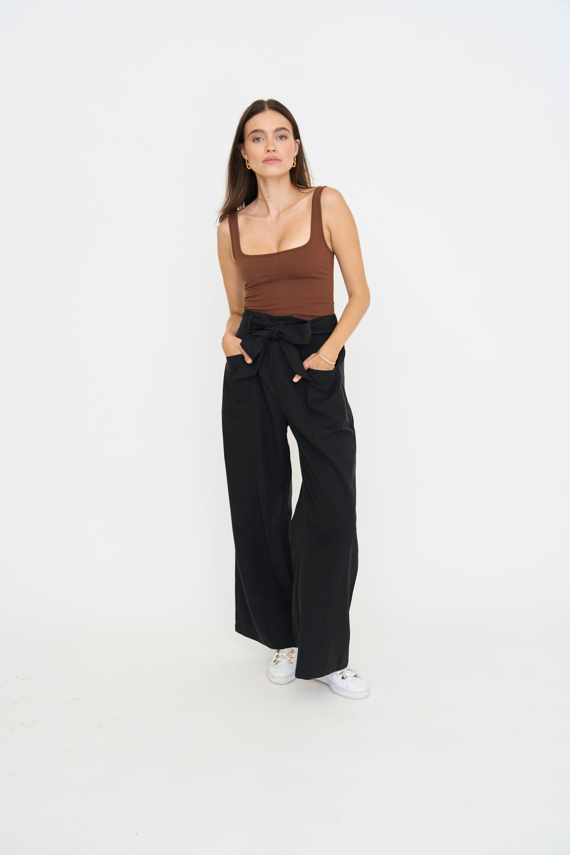 Women's Airport Outfit Black Pants